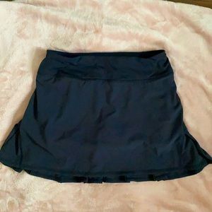 Lululemon black tennis skirt size 2